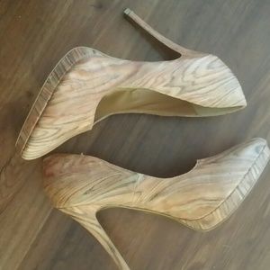 Brown heels Wood pattern